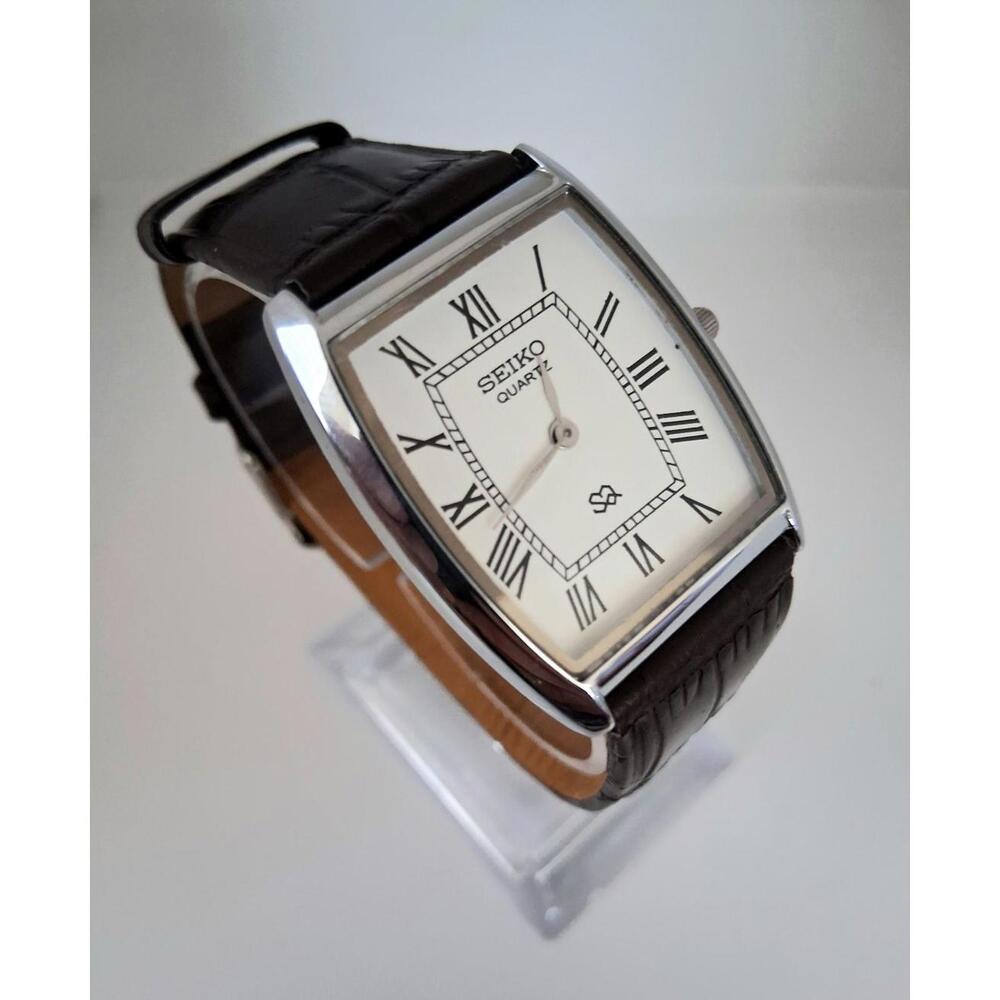 Vintage Seiko Barrel Tank Men's Leather Watch